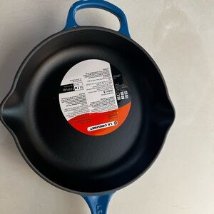 Le Creuset Marseilles signature skillet 9”